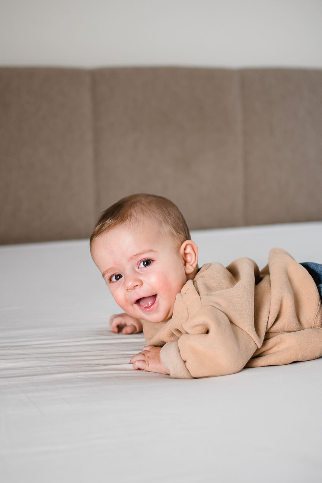 Frania fotografie Turnhout Kempen Antwerpen Fotograaf milestone sitter 6 maanden baby kind kinderen